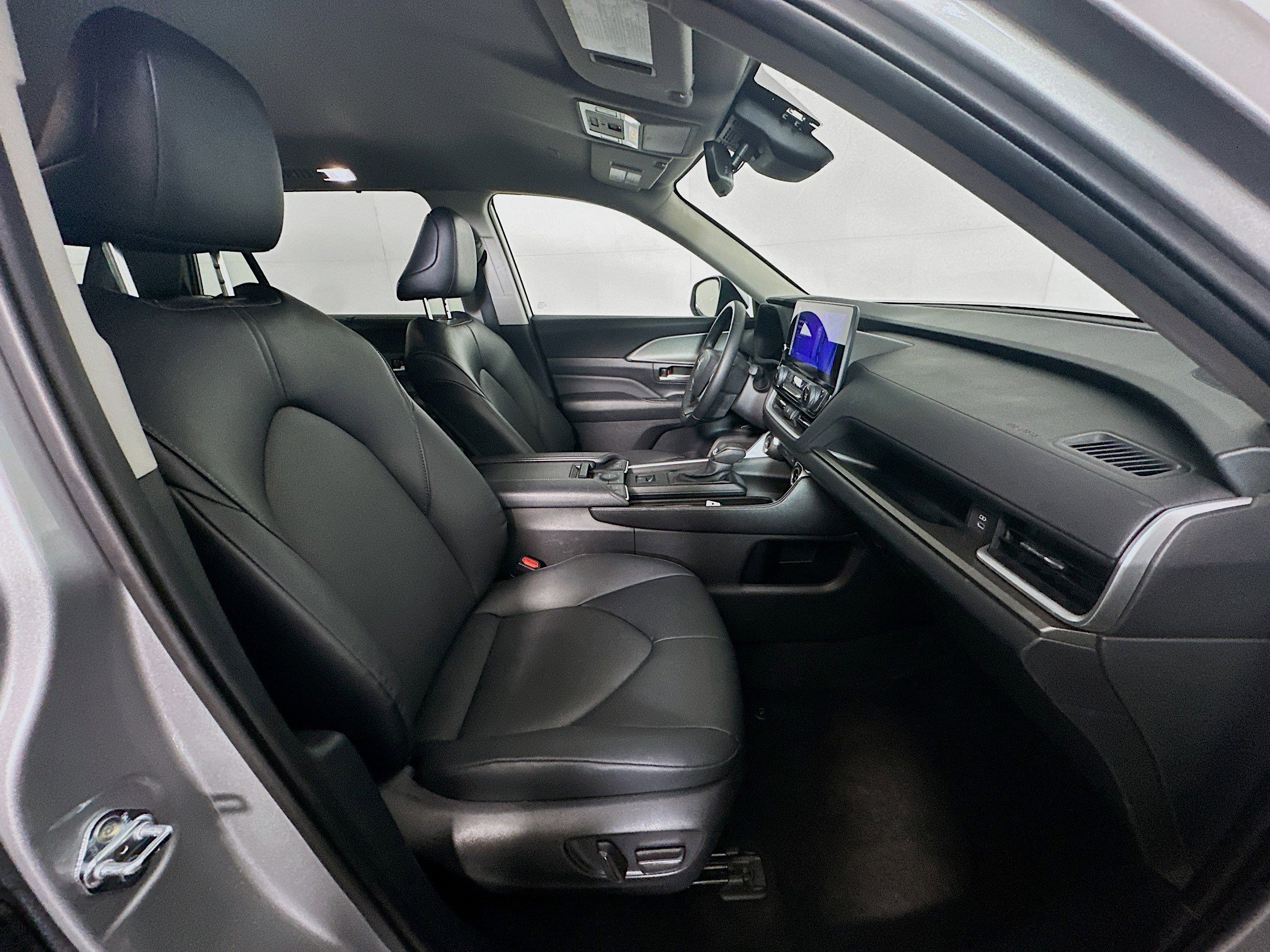 Used 2025 Toyota Grand Highlander AWD image 34