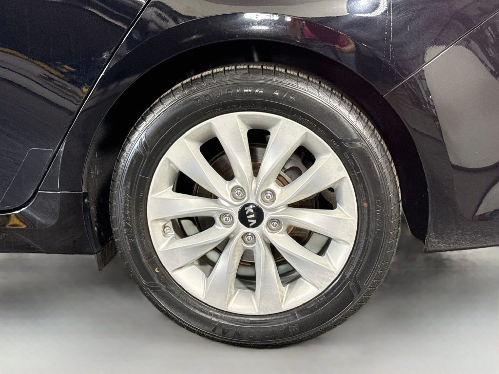 Used 2018 Kia Optima LX w/ 17" Alloy Wheels Package FWD image 35