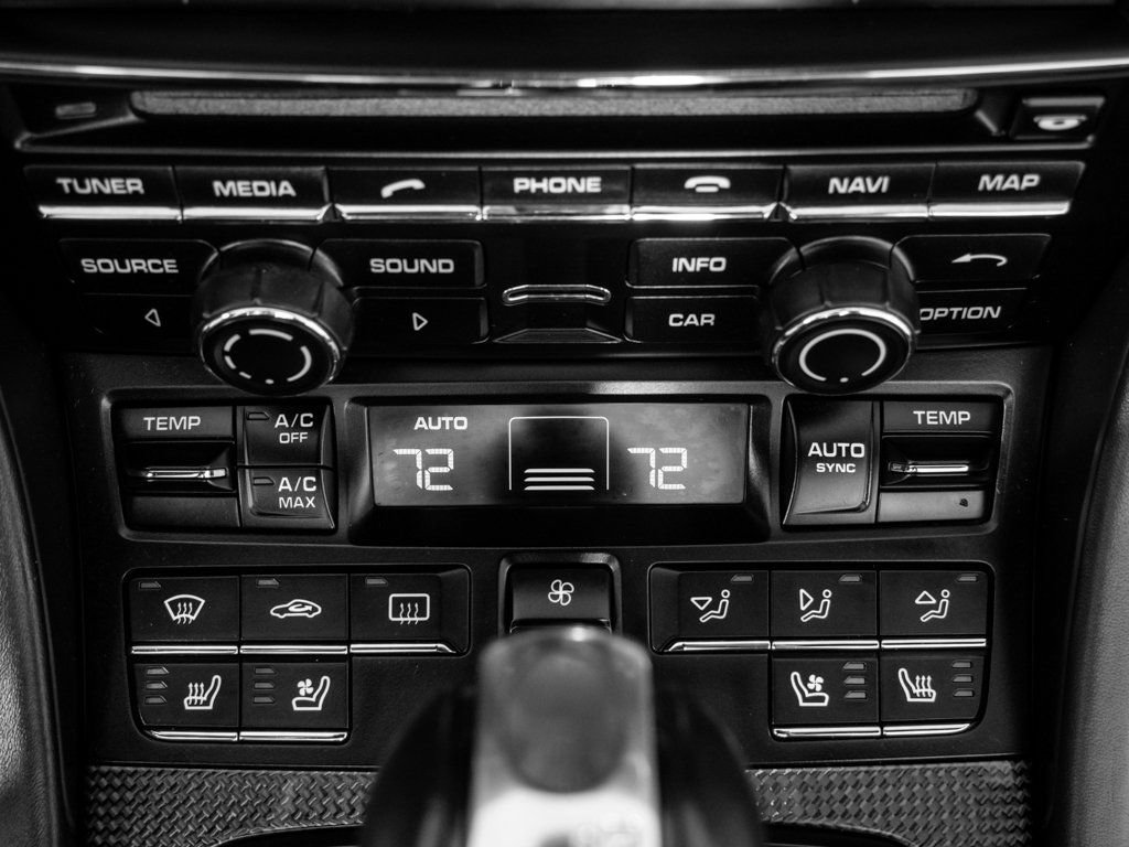 Used 2015 Porsche 911 Turbo S image 17