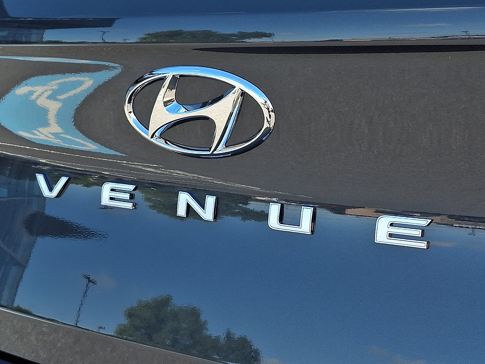 New 2026 Hyundai Venue SEL FWD image 11