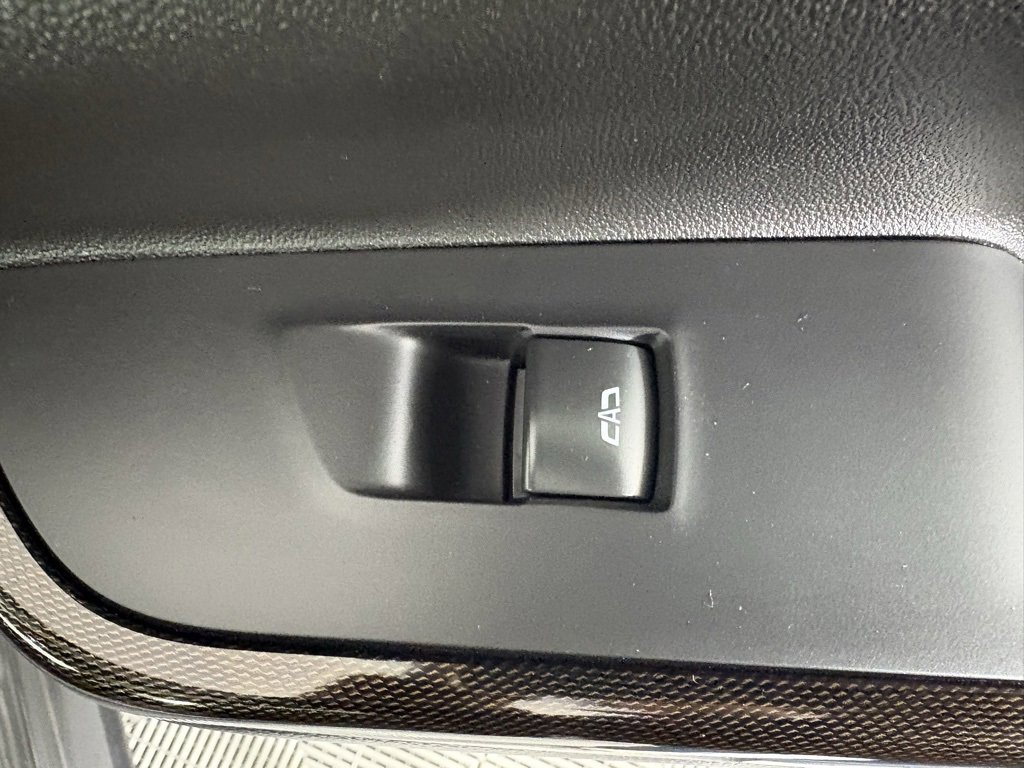 Used 2022 GMC Acadia AT4 w/ Technology Package image 42