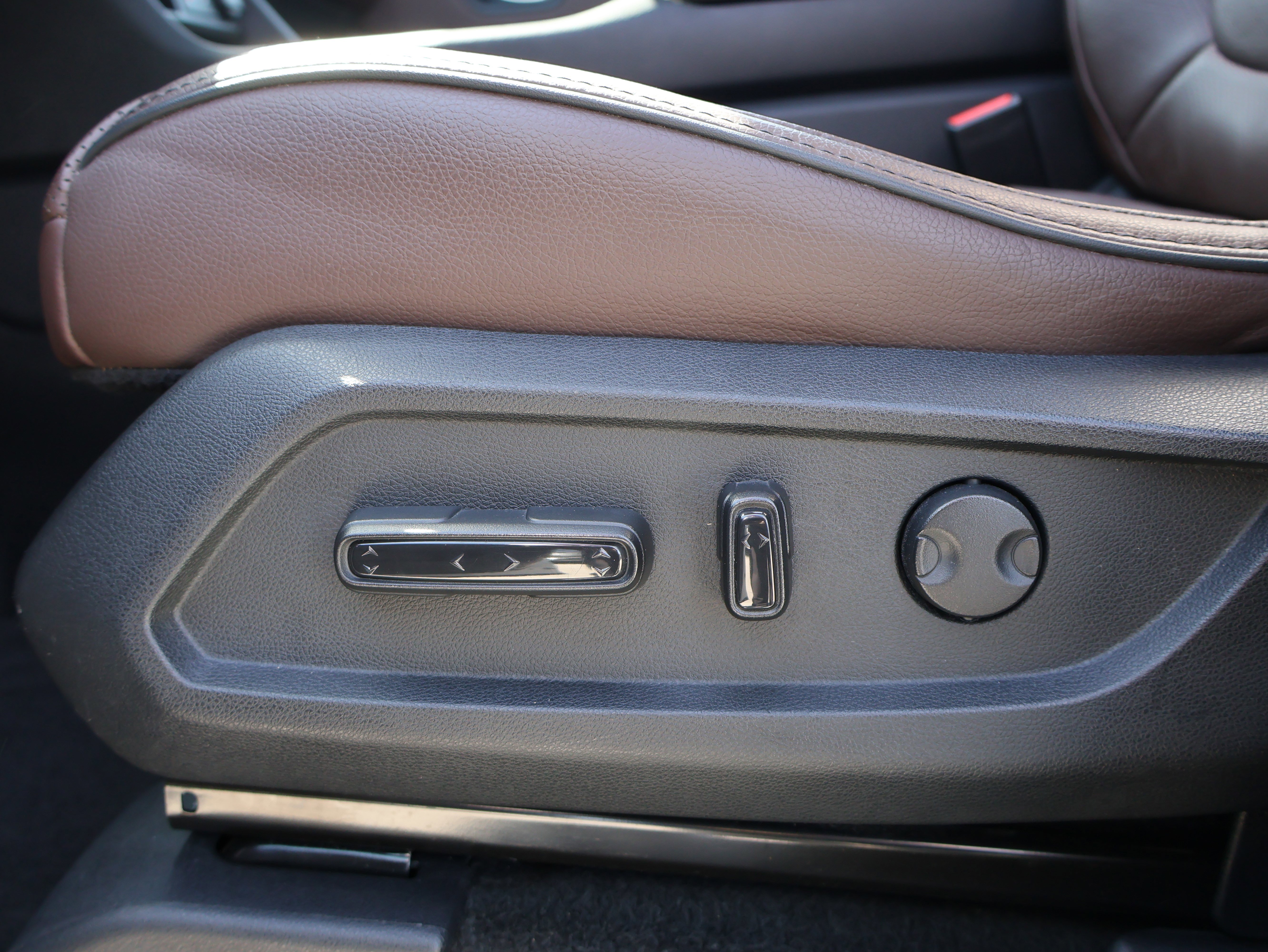 Used 2025 Honda Pilot Elite image 52