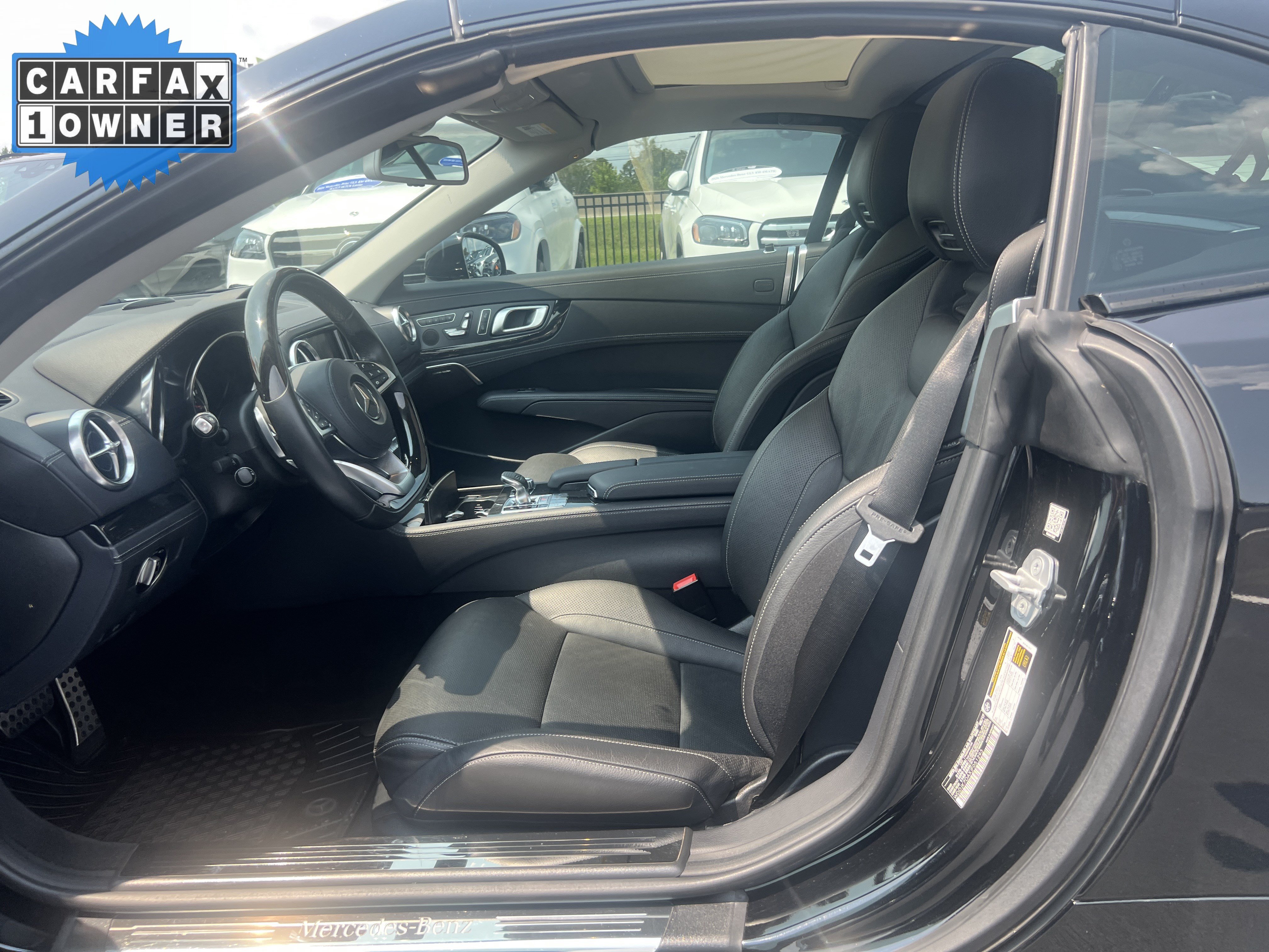 Used 2018 Mercedes-Benz SL 550 image 29