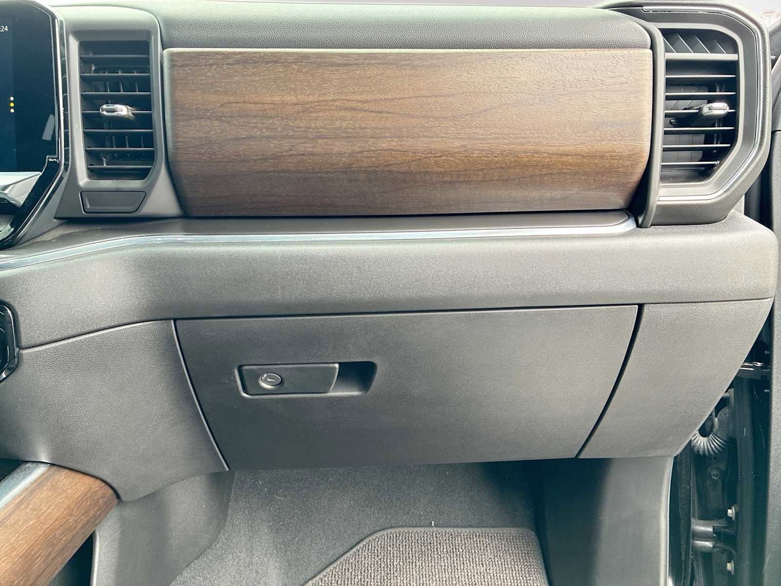 Certified 2024 Chevrolet Silverado 1500 High Country w/ Technology Package image 30