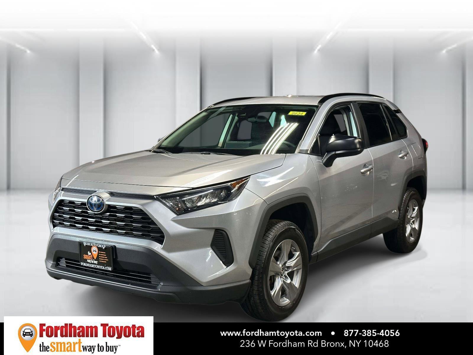 Used 2022 Toyota RAV4 LE AWD/4WD image 8
