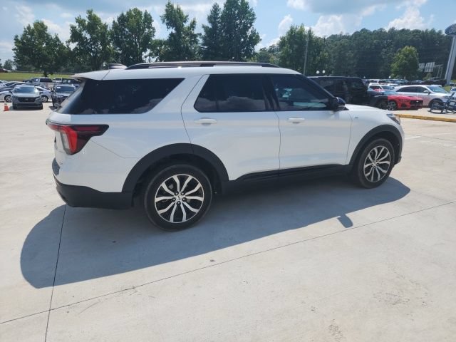 Certified 2025 Ford Explorer ST-Line AWD/4WD image 16