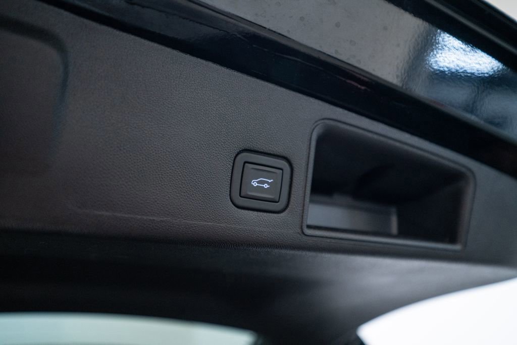 Used 2024 GMC Terrain AT4 w/ Infotainment Package II image 41