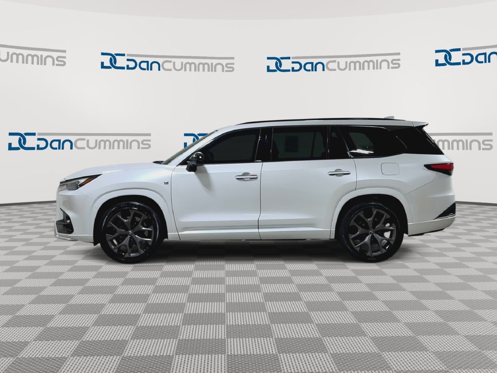 Used 2025 Lexus TX 500h AWD w/ Technology Package image 5