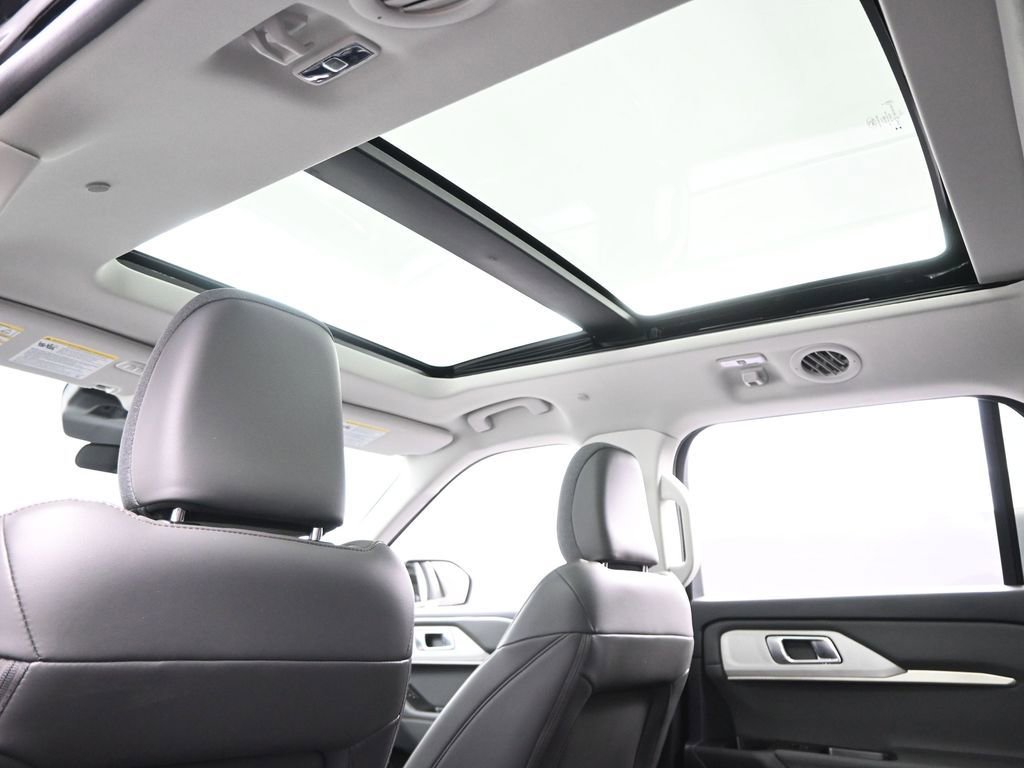 New 2025 Ford Explorer Active w/ Active Comfort Package image 43