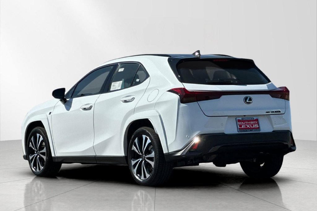New 2026 Lexus UX 300h AWD w/ Cold Area Package image 4
