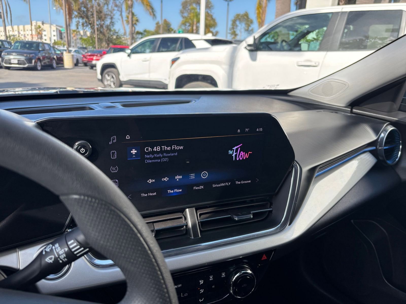 Used 2025 Chevrolet Trax LT FWD image 20