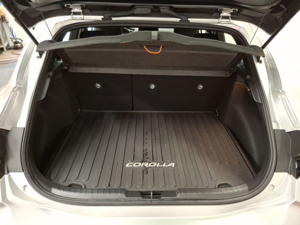 Used 2024 Toyota Corolla SE image 13