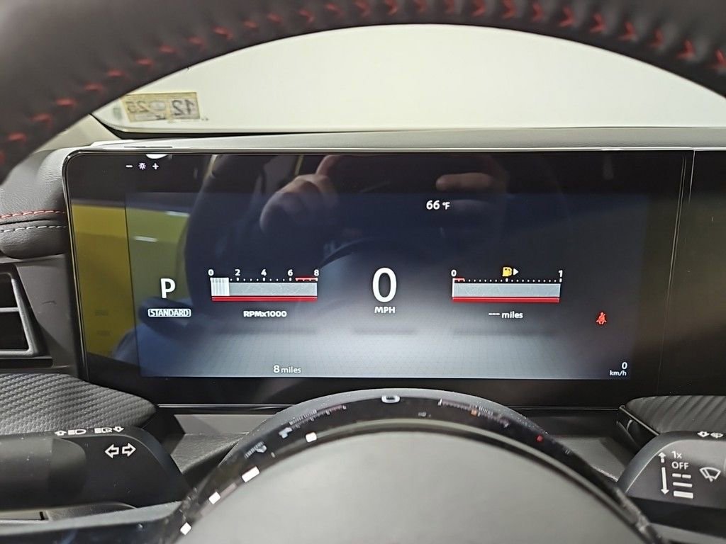 New 2025 Nissan Kicks SR image 15