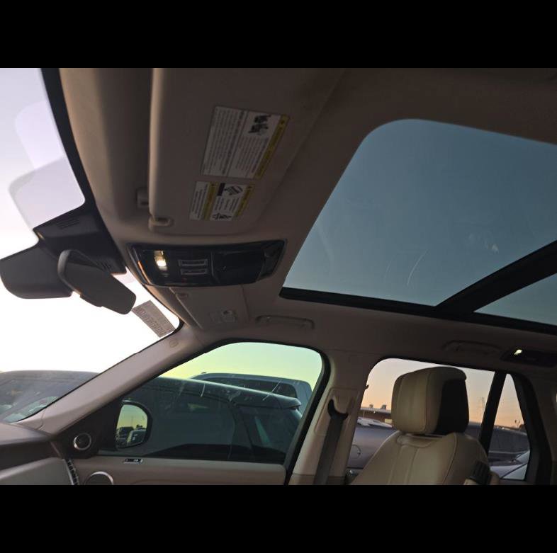 Used 2018 Land Rover Range Rover HSE image 7