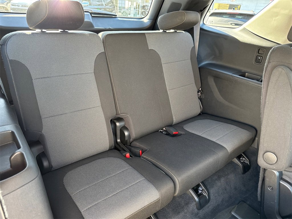 Used 2021 Chevrolet Traverse LT image 20