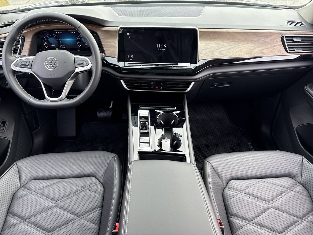 New 2026 Volkswagen Atlas SE FWD image 2