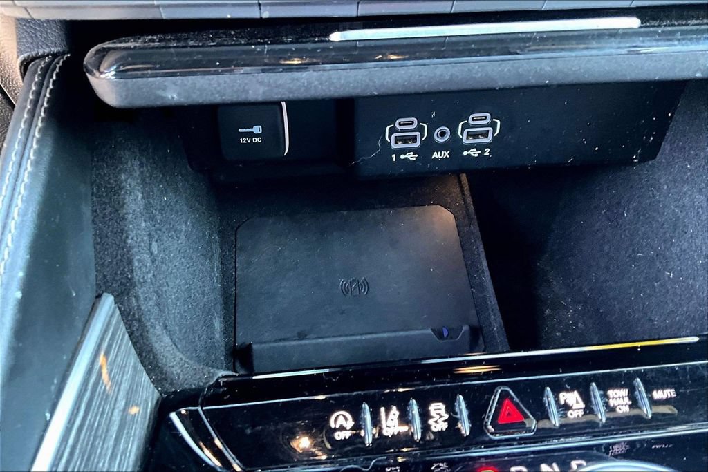 Used 2022 Jeep Wagoneer Series II AWD/4WD image 16