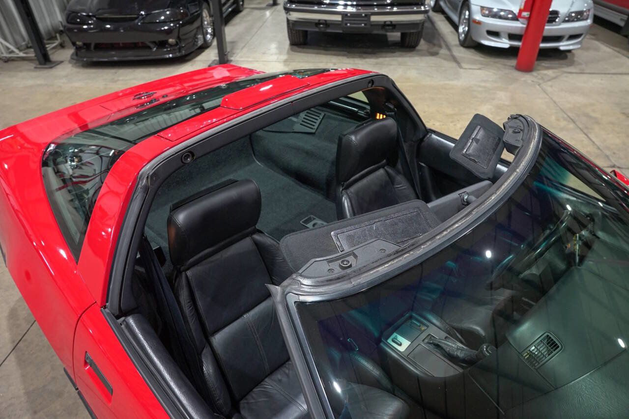 Used 1990 Chevrolet Corvette Coupe RWD image 20