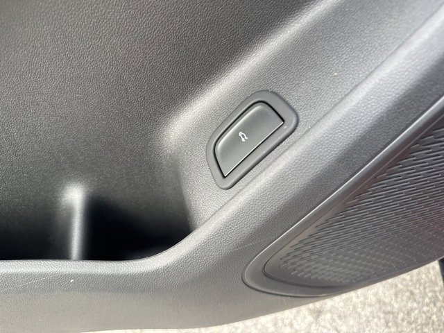 New 2026 Chevrolet Traverse LT w/ Sun and Wheel Package image 10