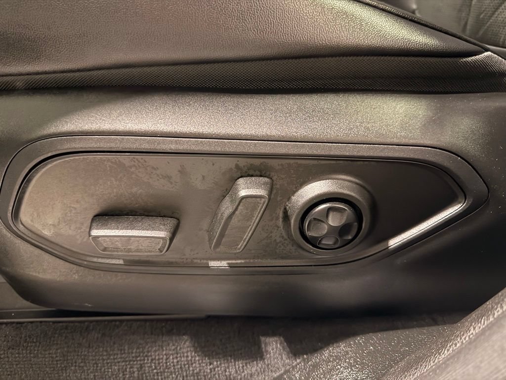 Used 2021 Jeep Grand Cherokee L Laredo RWD image 15