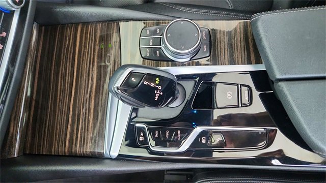 Used 2023 BMW 530e xDrive w/ Premium Package image 51