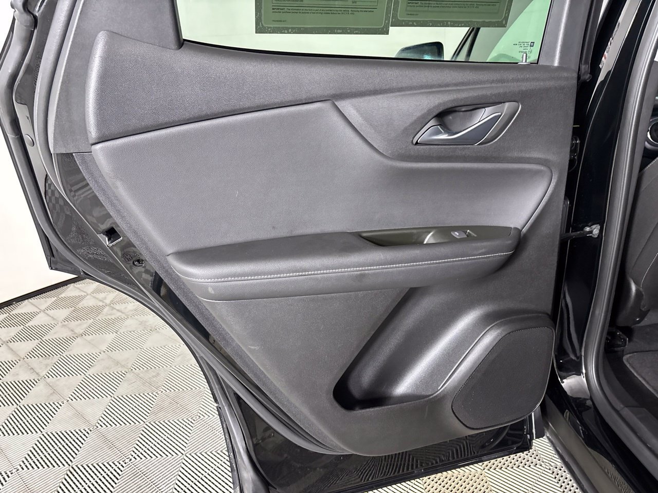 Used 2025 Chevrolet Blazer LT AWD/4WD image 24
