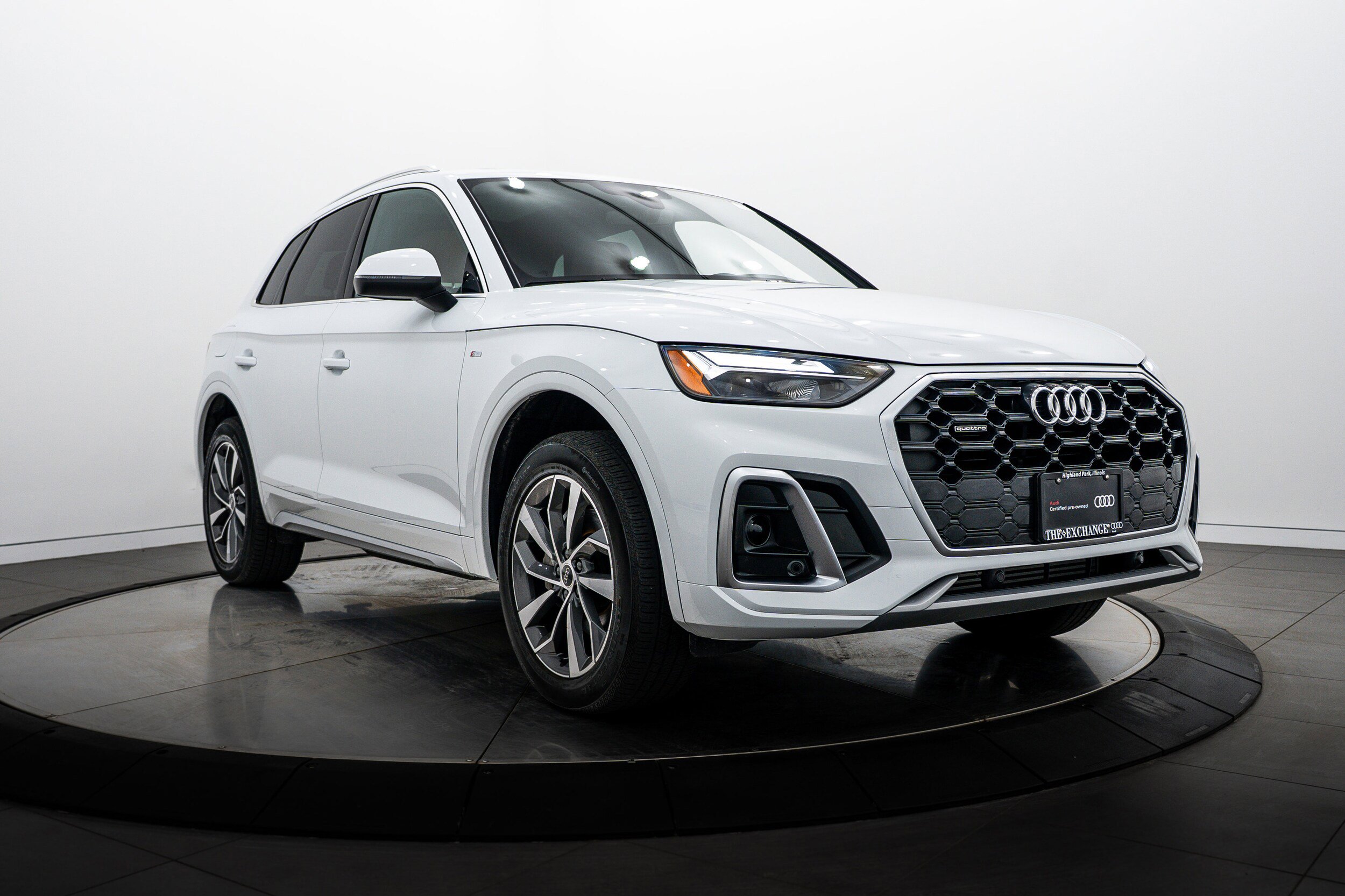 Certified 2023 Audi Q5 2.0T Premium w/ Convenience Package AWD/4WD image 2