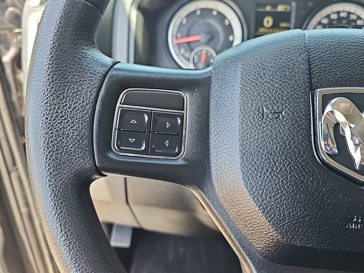 Used 2019 RAM 1500 Express RWD image 14