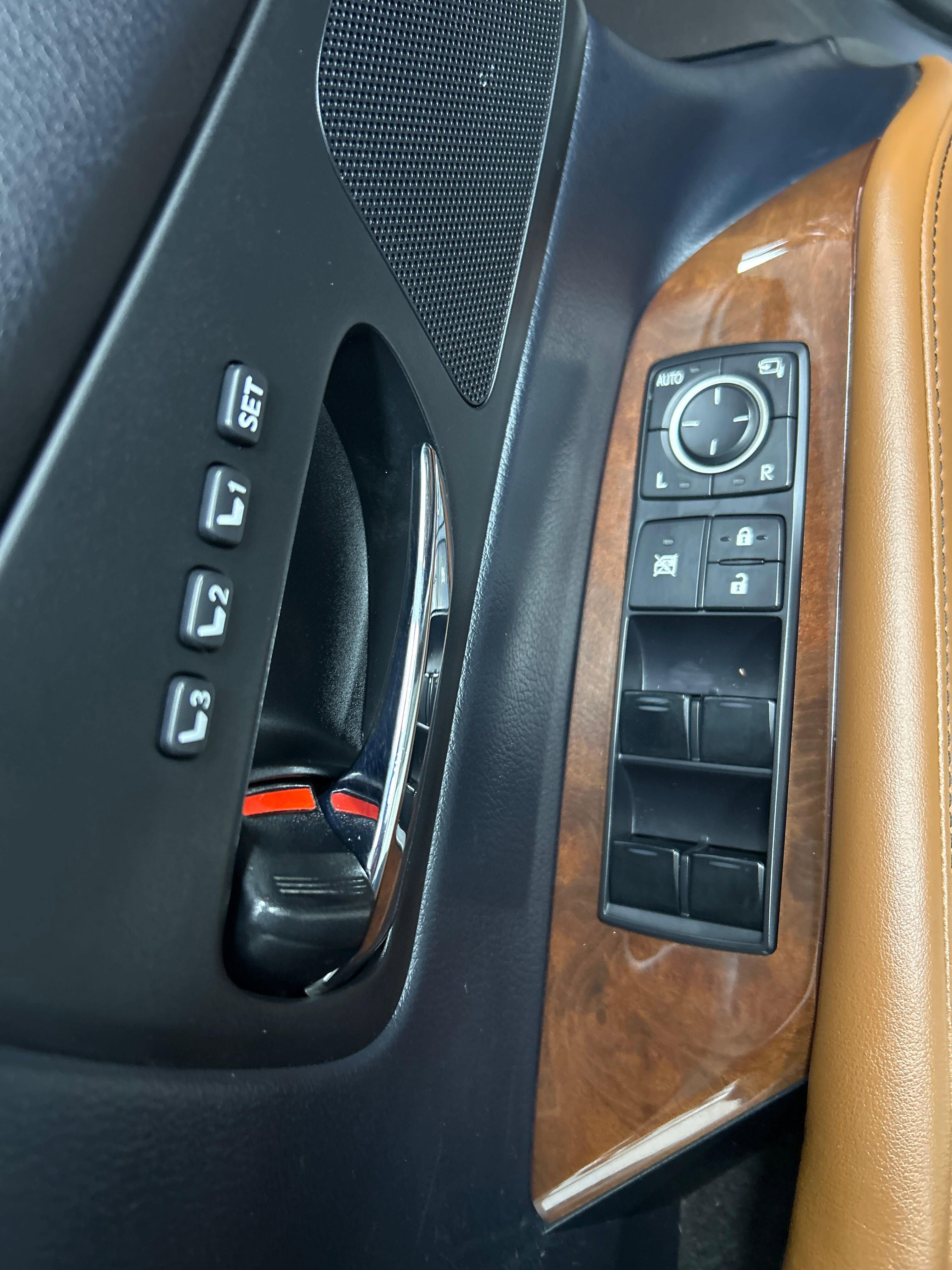 Used 2013 Lexus RX 450h AWD image 10