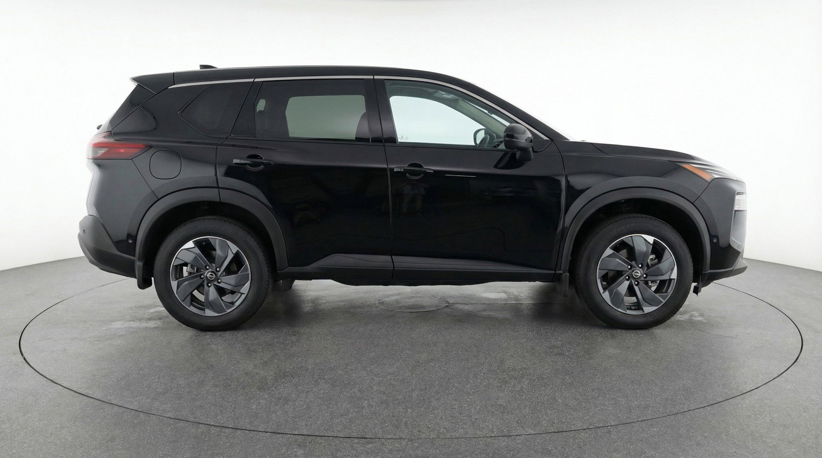 Used 2025 Nissan Rogue SV AWD/4WD image 11