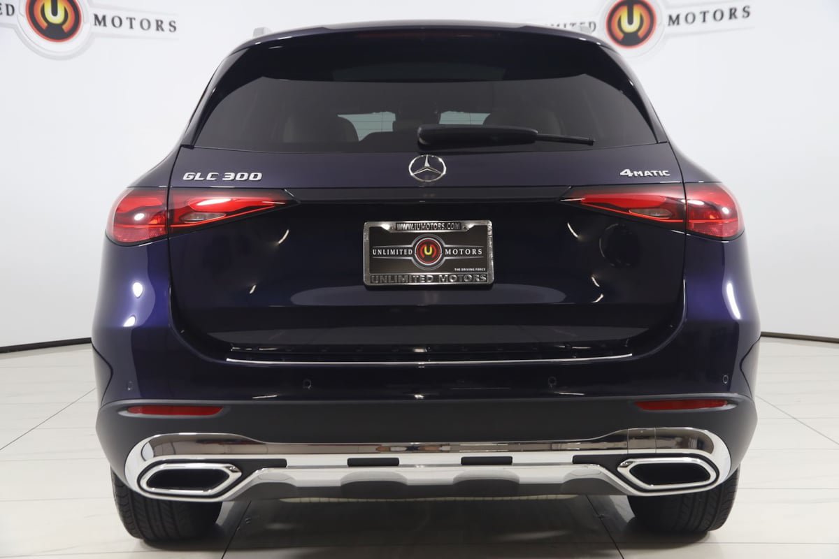 Used 2023 Mercedes-Benz GLC 300 4MATIC w/ Pinnacle Trim Package image 45