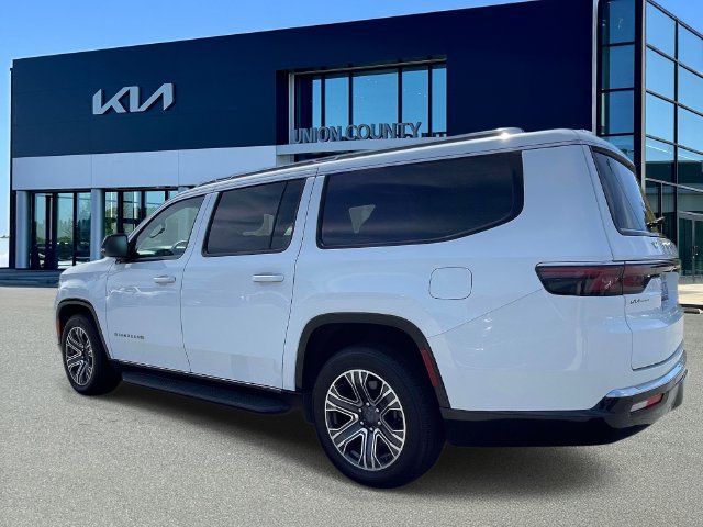 Used 2024 Jeep Wagoneer L Series II w/ Flexible Seating Group AWD/4WD image 4