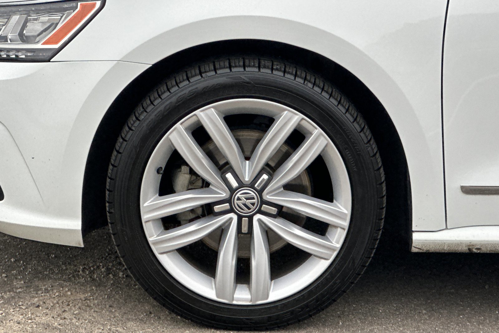 Used 2017 Volkswagen Passat 1.8T SE image 25