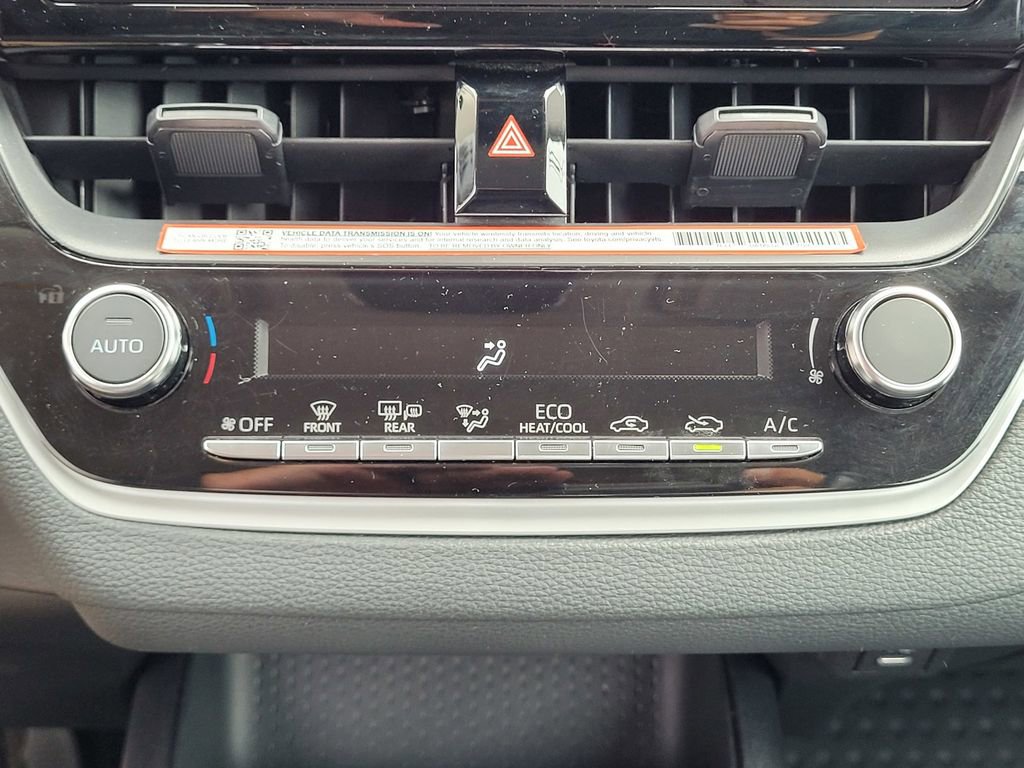Used 2025 Toyota Corolla LE w/ Convenience Package FWD image 19