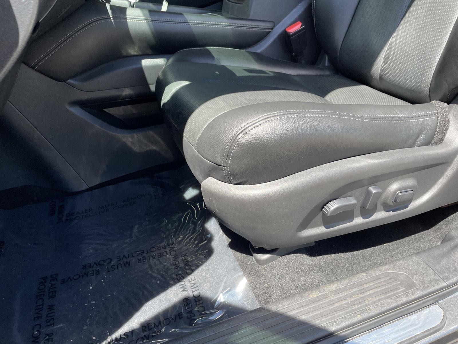 Used 2017 Nissan Murano Platinum w/ Platinum Technology Package FWD image 4