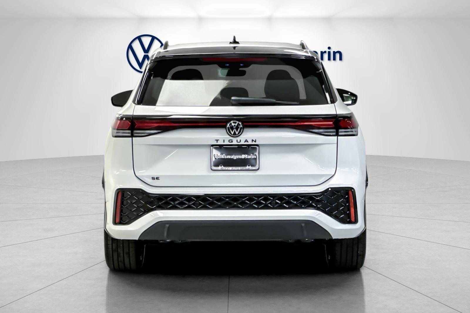 New 2026 Volkswagen Tiguan SE R-Line image 4