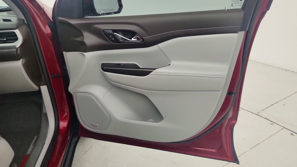 Used 2020 GMC Acadia SLT w/ Driver Alert Package II FWD image 33