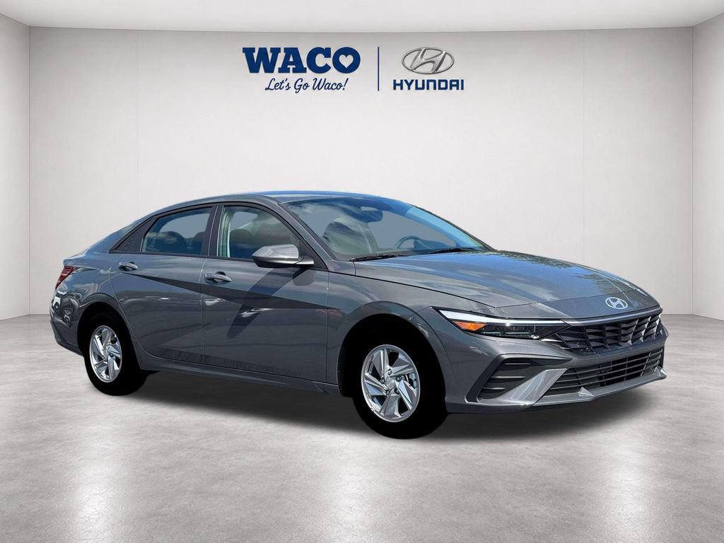 Used 2026 Hyundai Elantra SE FWD image 10