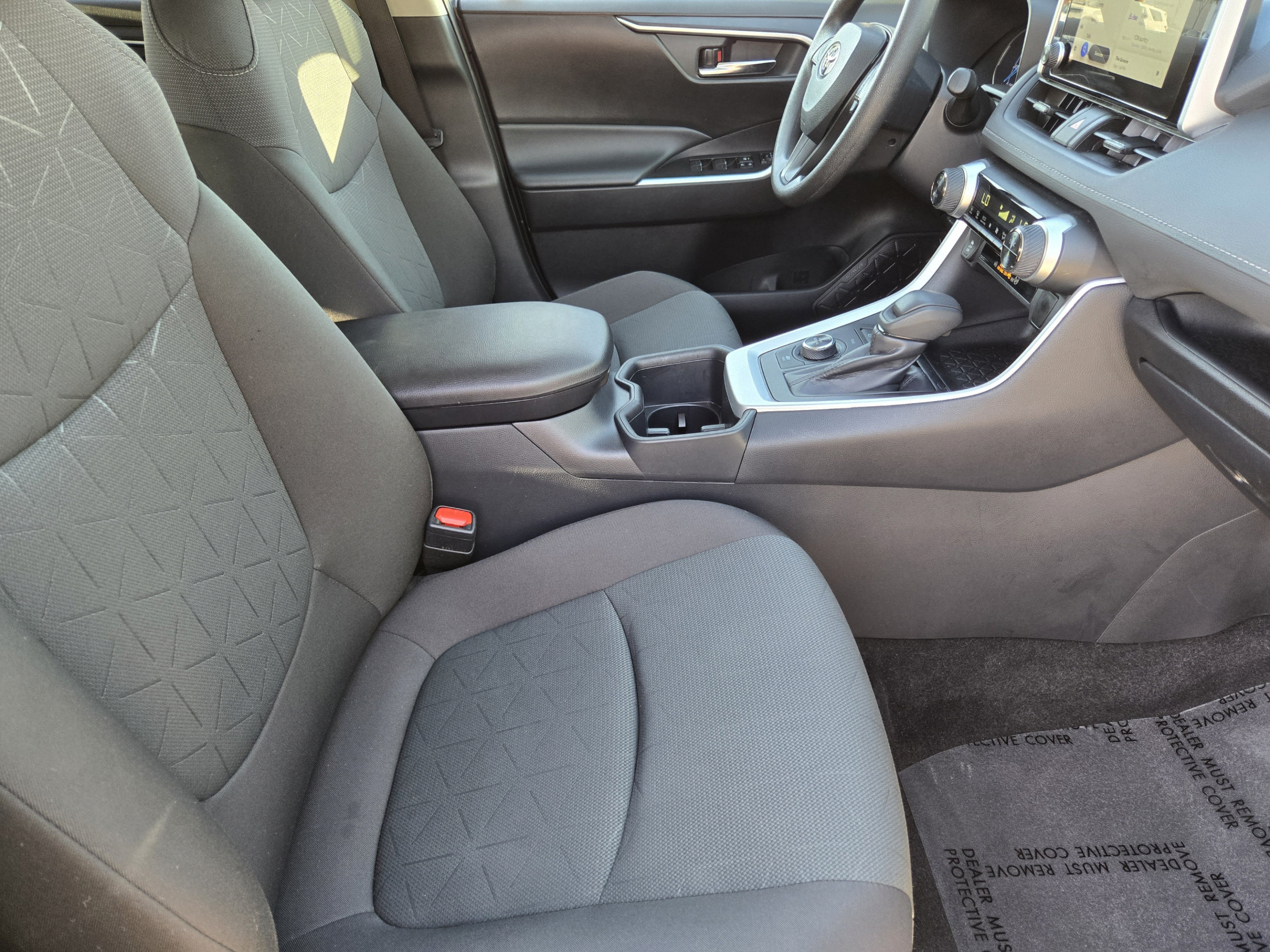 Used 2025 Toyota RAV4 XLE AWD/4WD image 10
