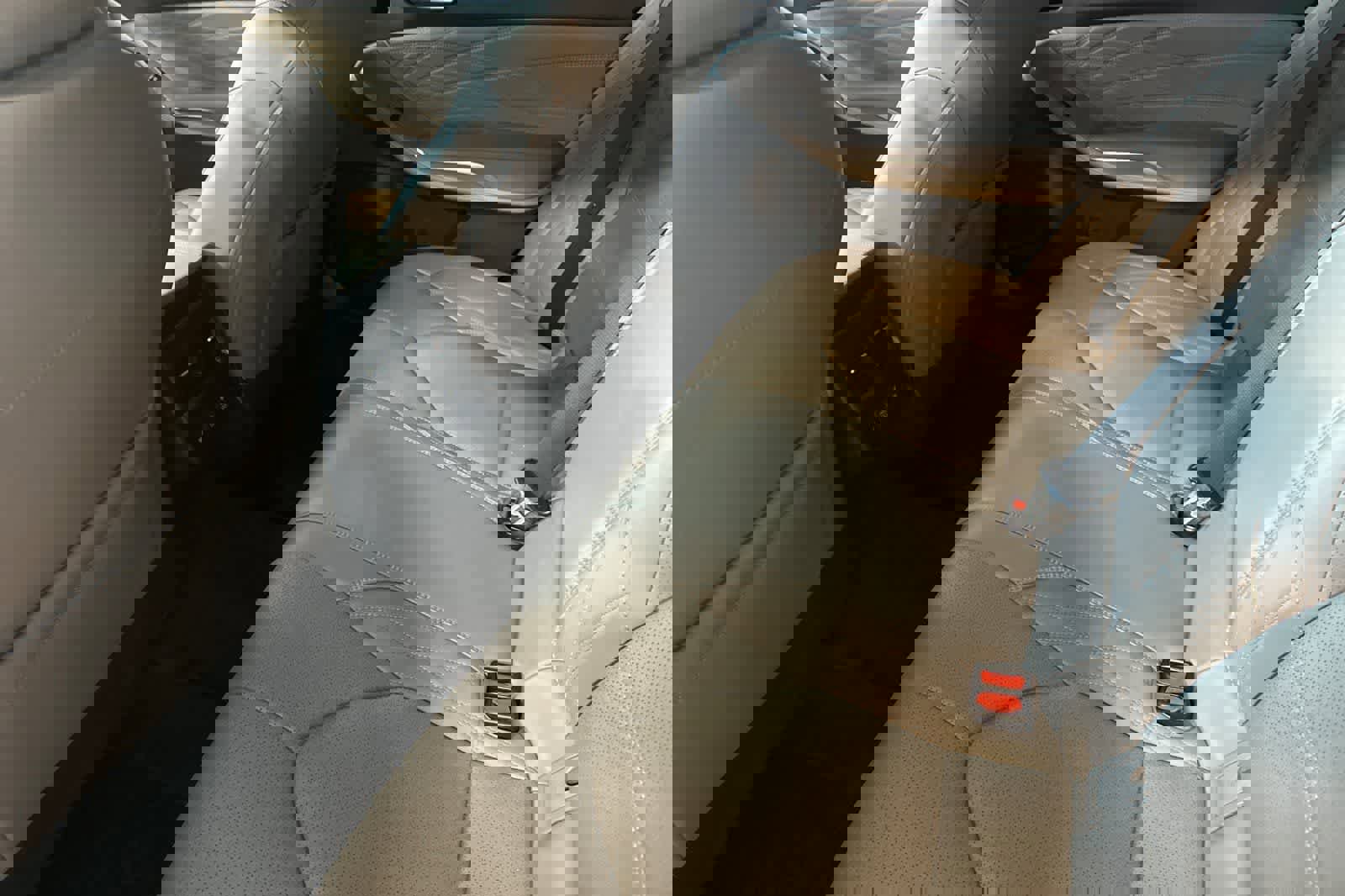 Used 2021 Toyota Avalon Limited w/ Advanced Safety Package FWD image 5