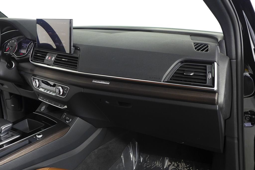 Used 2023 Audi Q5 2.0T Premium w/ Convenience Package image 14
