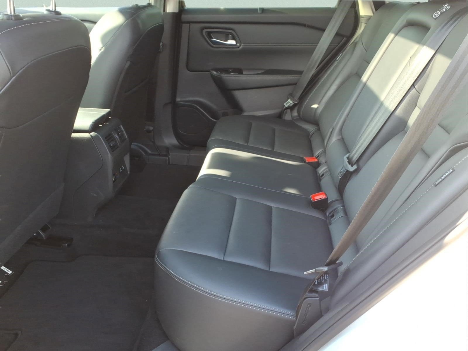 Certified 2025 Nissan Rogue SL w/ Tech Package AWD/4WD image 13
