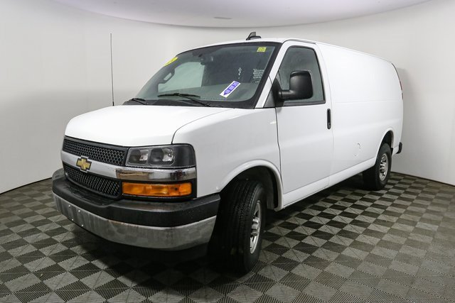 Used 2024 Chevrolet Express 2500 image 5