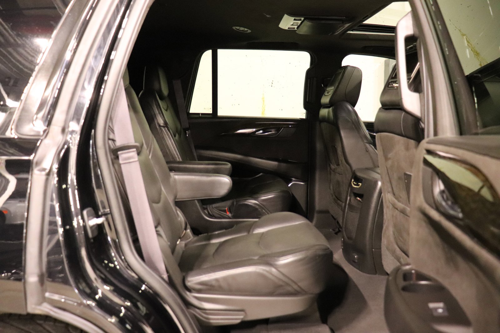 Used 2015 Cadillac Escalade Platinum image 21