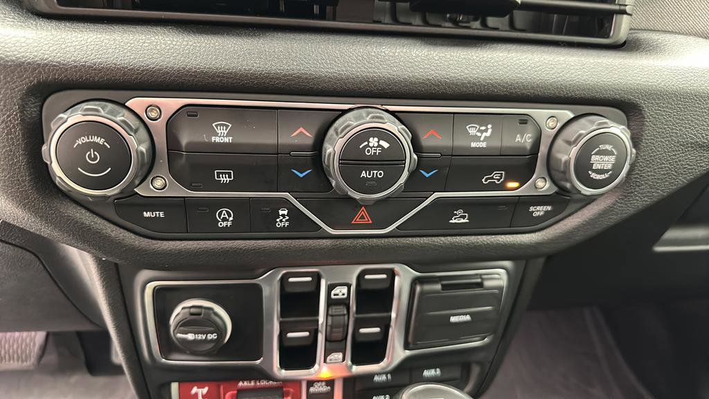 Used 2024 Jeep Gladiator Sport AWD/4WD image 23