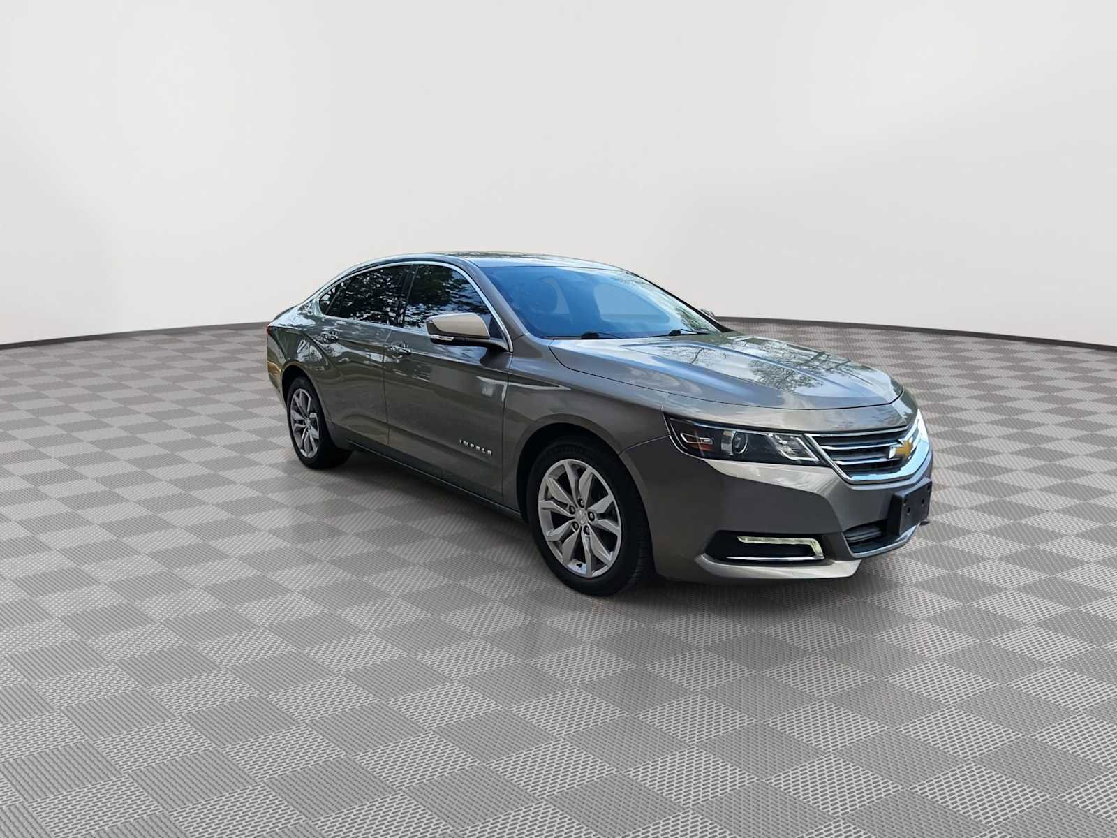 Used 2019 Chevrolet Impala LT image 2