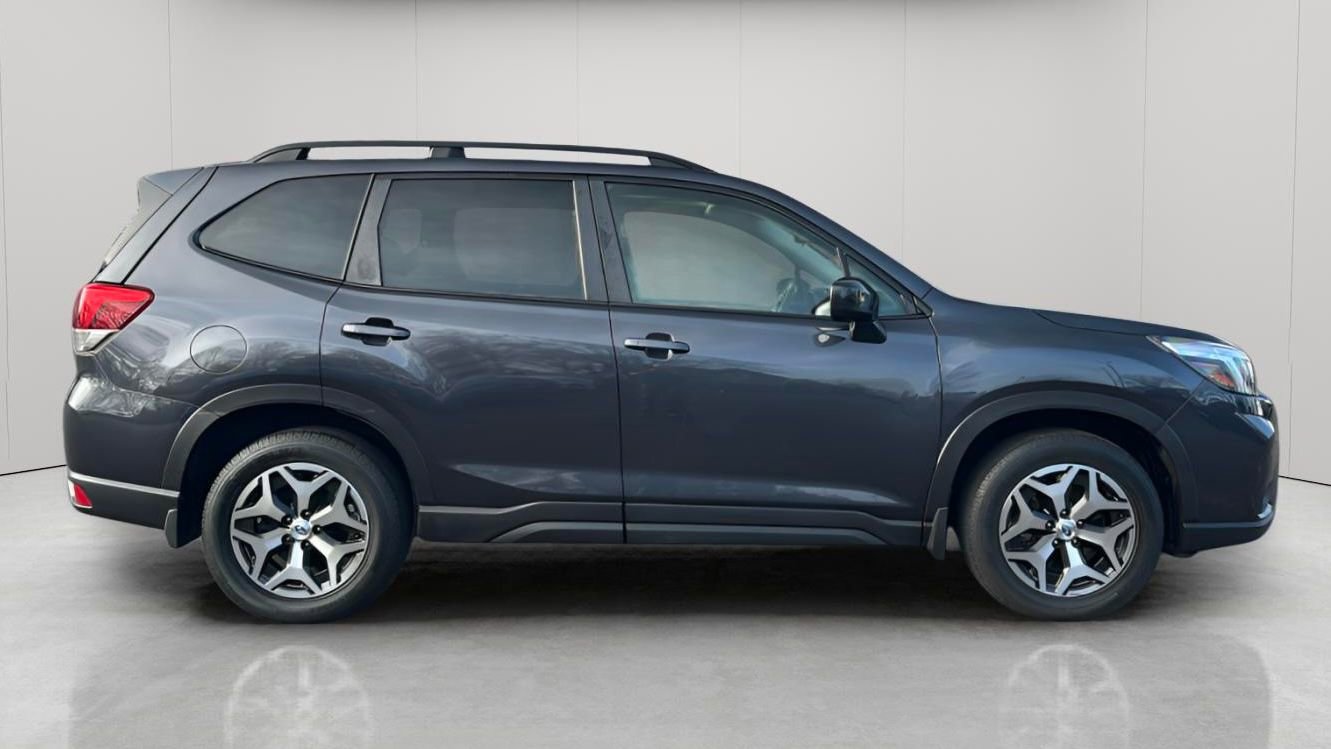 Used 2019 Subaru Forester Premium AWD/4WD image 2