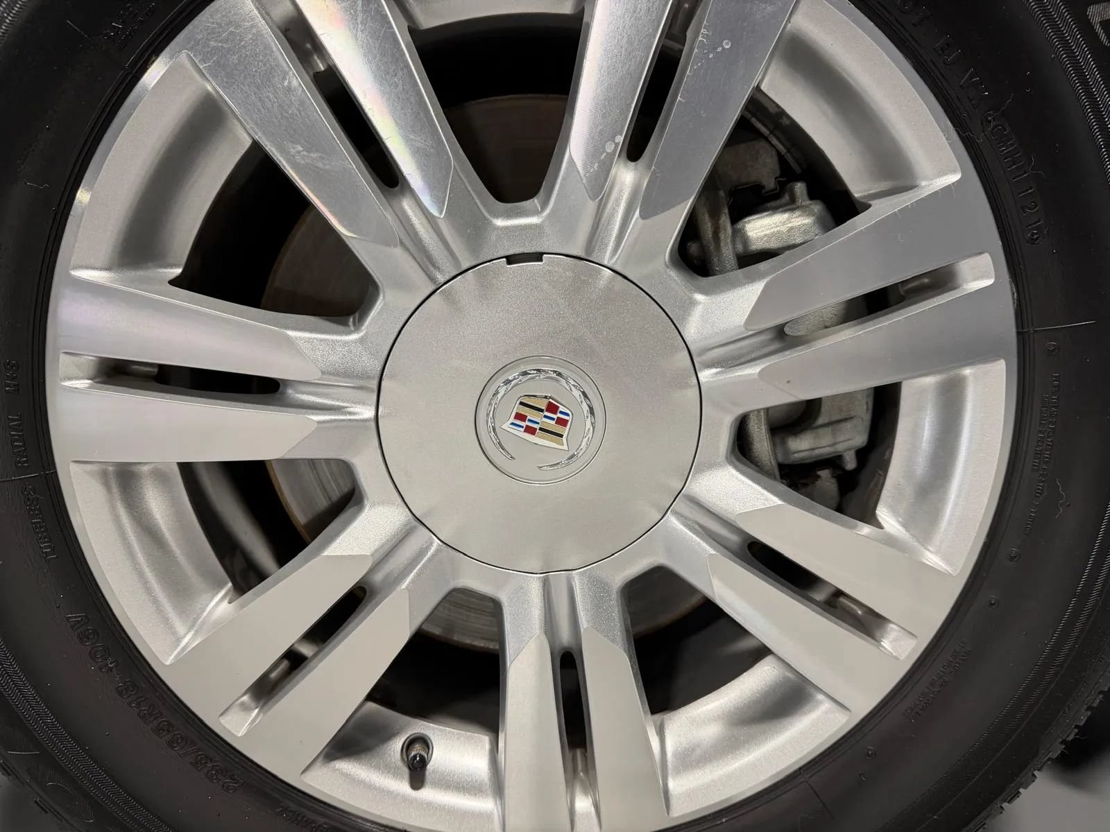 Used 2013 Cadillac SRX Luxury w/ Driver Awareness Package FWD image 10