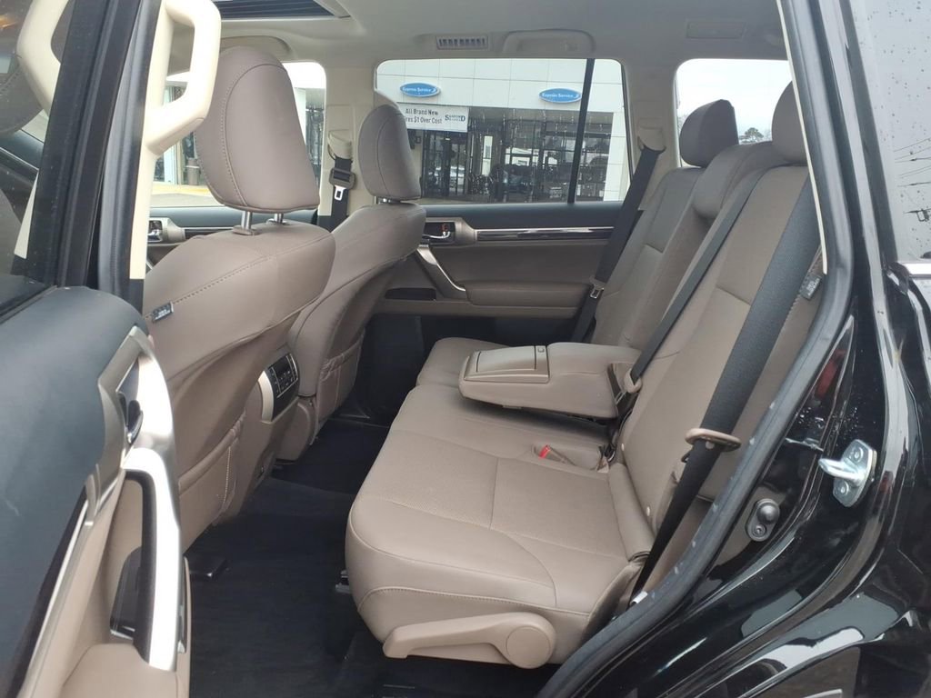 Used 2021 Lexus GX 460 Premium w/ Premium Package image 6