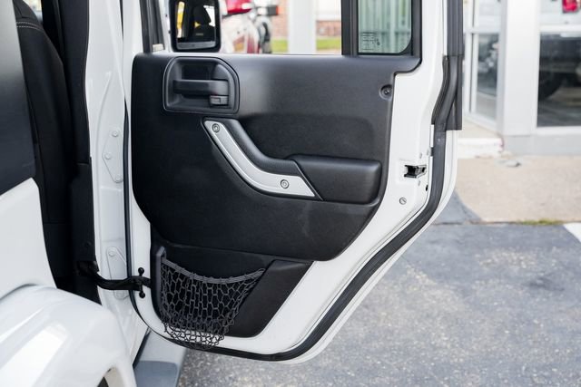 Used 2016 Jeep Wrangler Unlimited Sahara w/ Connectivity Group image 35